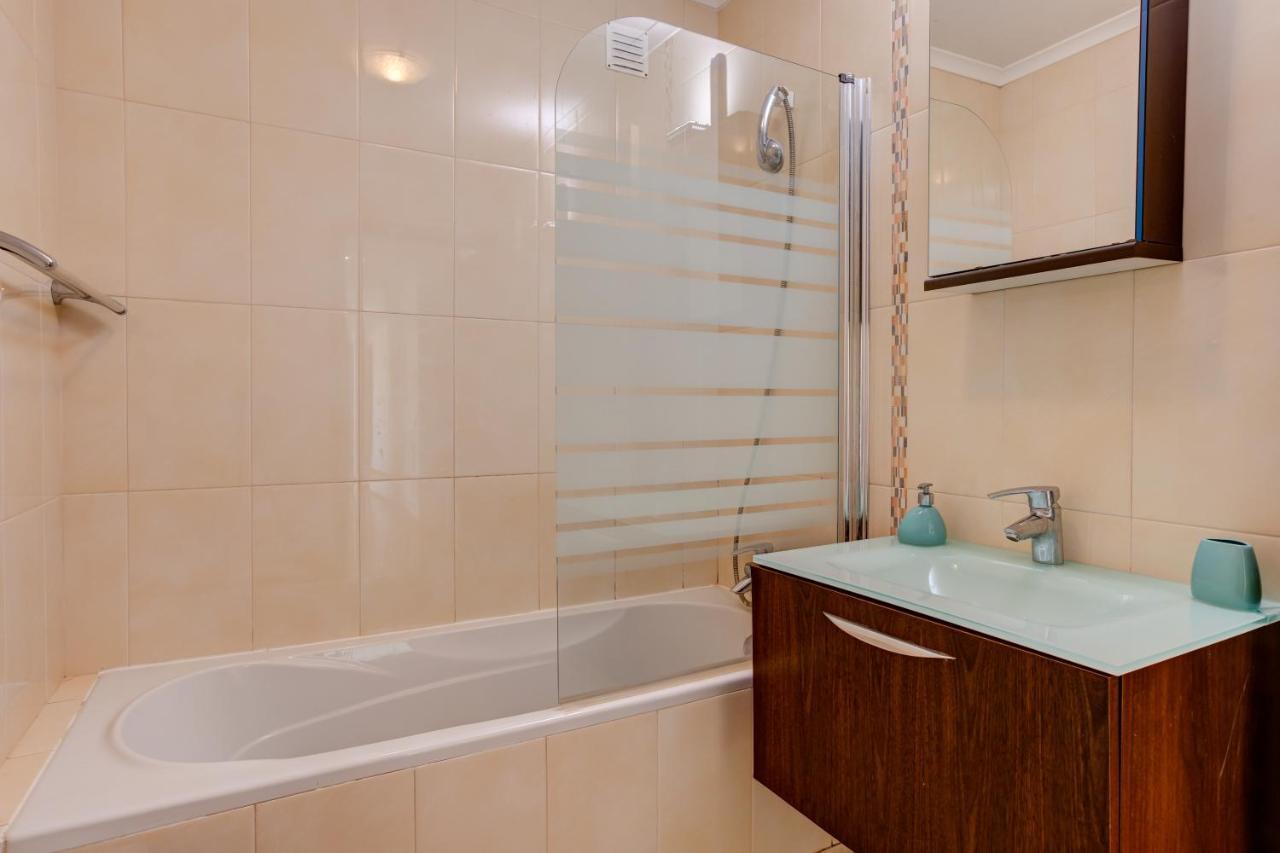Rooftop Pool Two Bedroom Apartment In Alvor Exterior photo